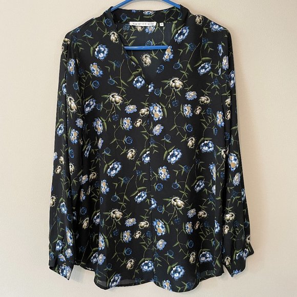 Violet & Claire Tops - NEW Violet & Claire Women’s sz M dressy black V-neck L/S blouse top